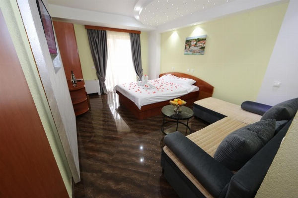 Villa Maki image 3